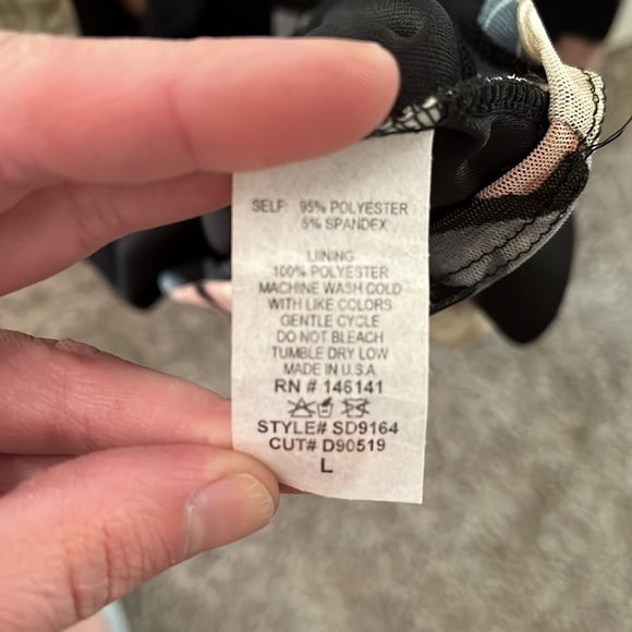 NWT Floral party dress, size Large (fits like a medium) - Picture 3 of 3